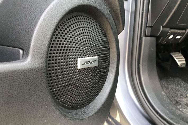 Blå Nissan Qashqai fra 2011