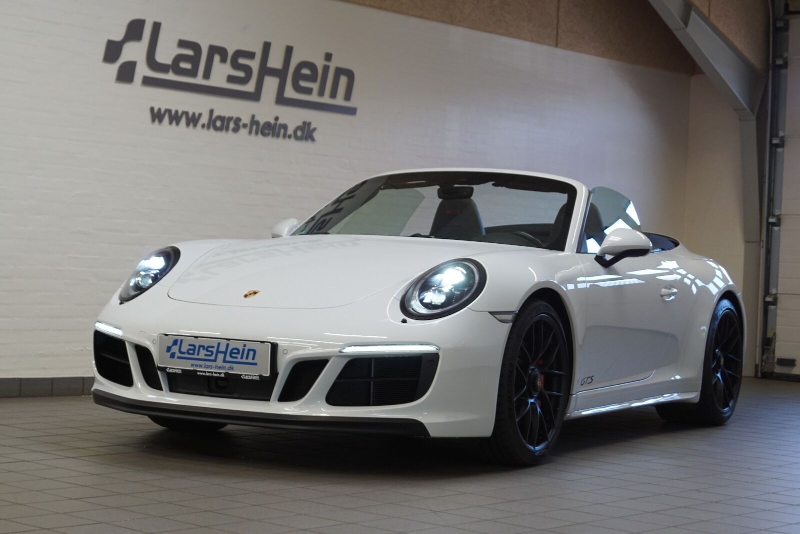 Hvid Porsche 911 Carrera 4 GTS fra 2018