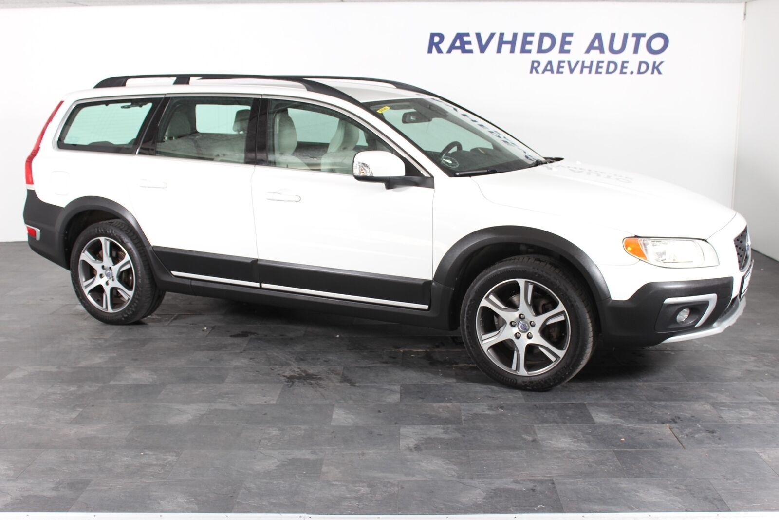 Hvid Volvo XC70 fra 2014