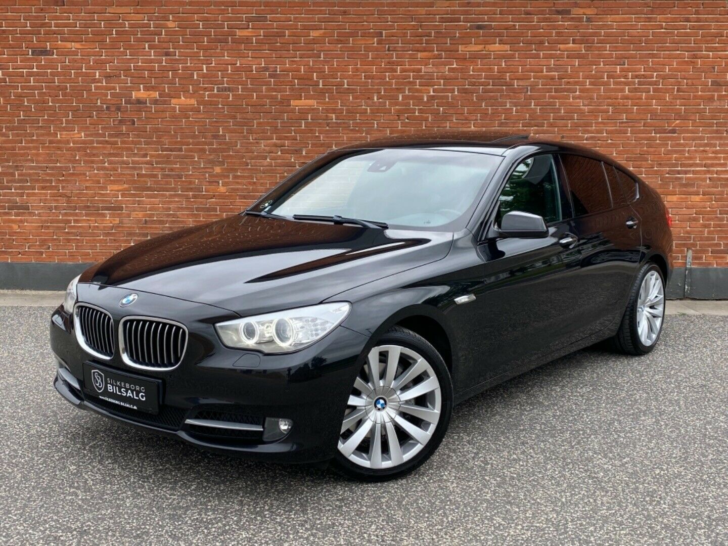 Sort BMW 530d fra 2010