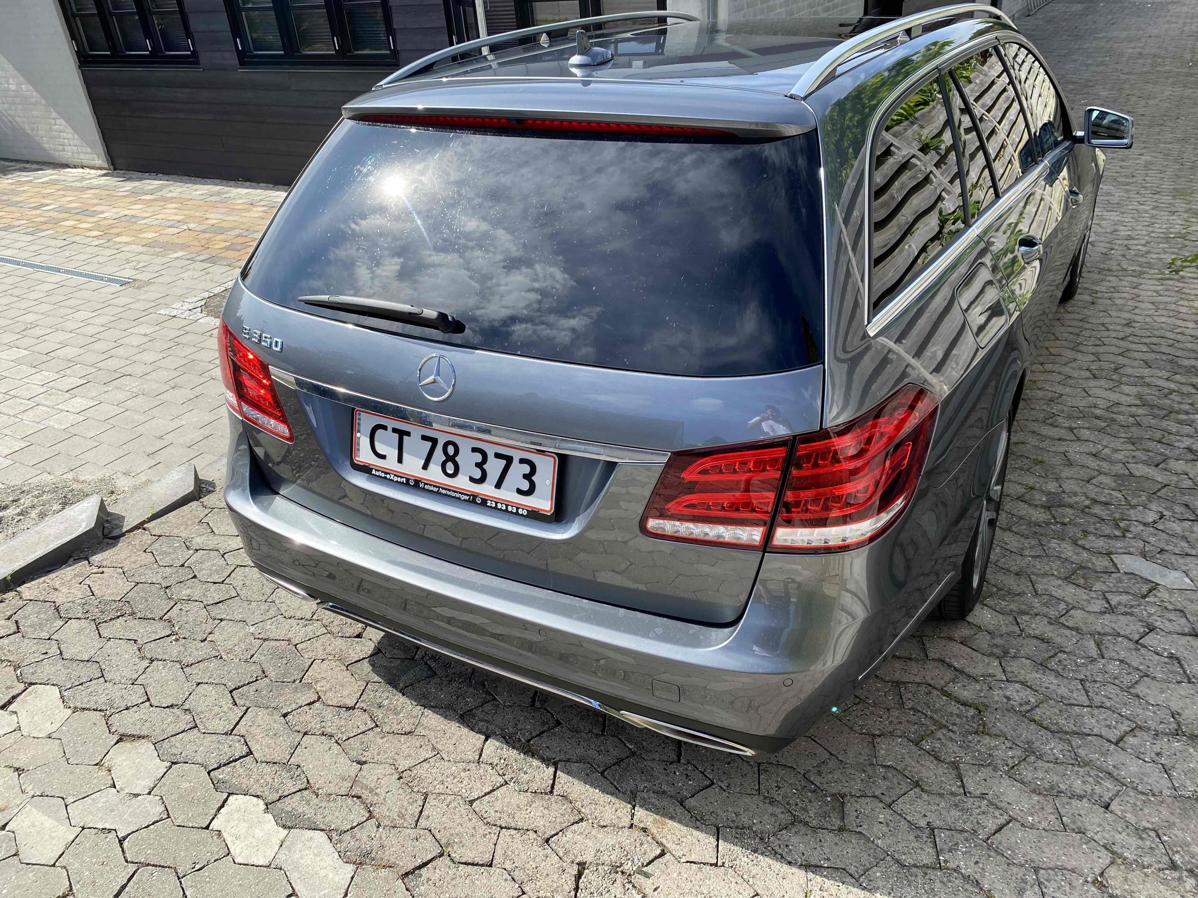 Grå Mercedes E350 fra 2015