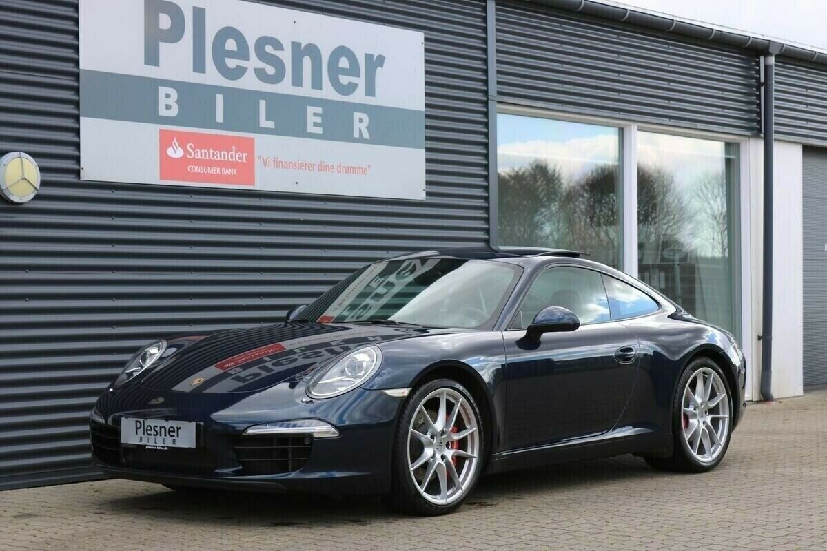Blå Porsche 911 Carrera S fra 2013