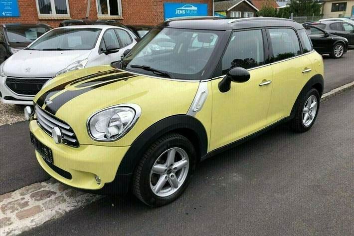 Gul Mini Countryman Cooper fra 2011