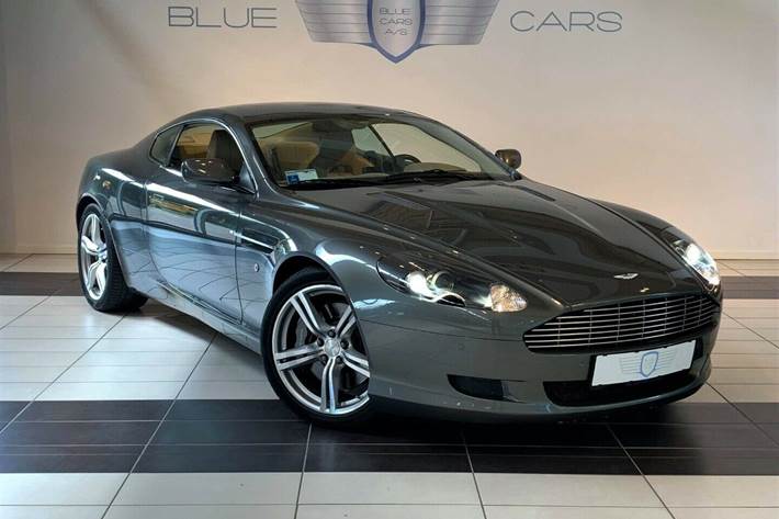 Grå Aston Martin DB9 fra 2007