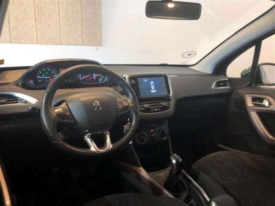 Sort Peugeot 2008 fra 2016