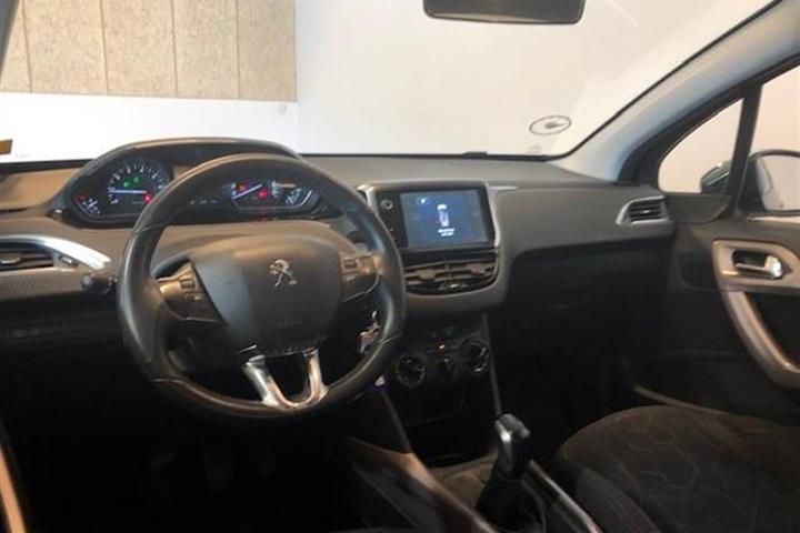 Sort Peugeot 2008 fra 2016