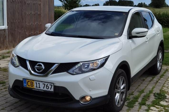 Hvid Nissan Qashqai fra 2015