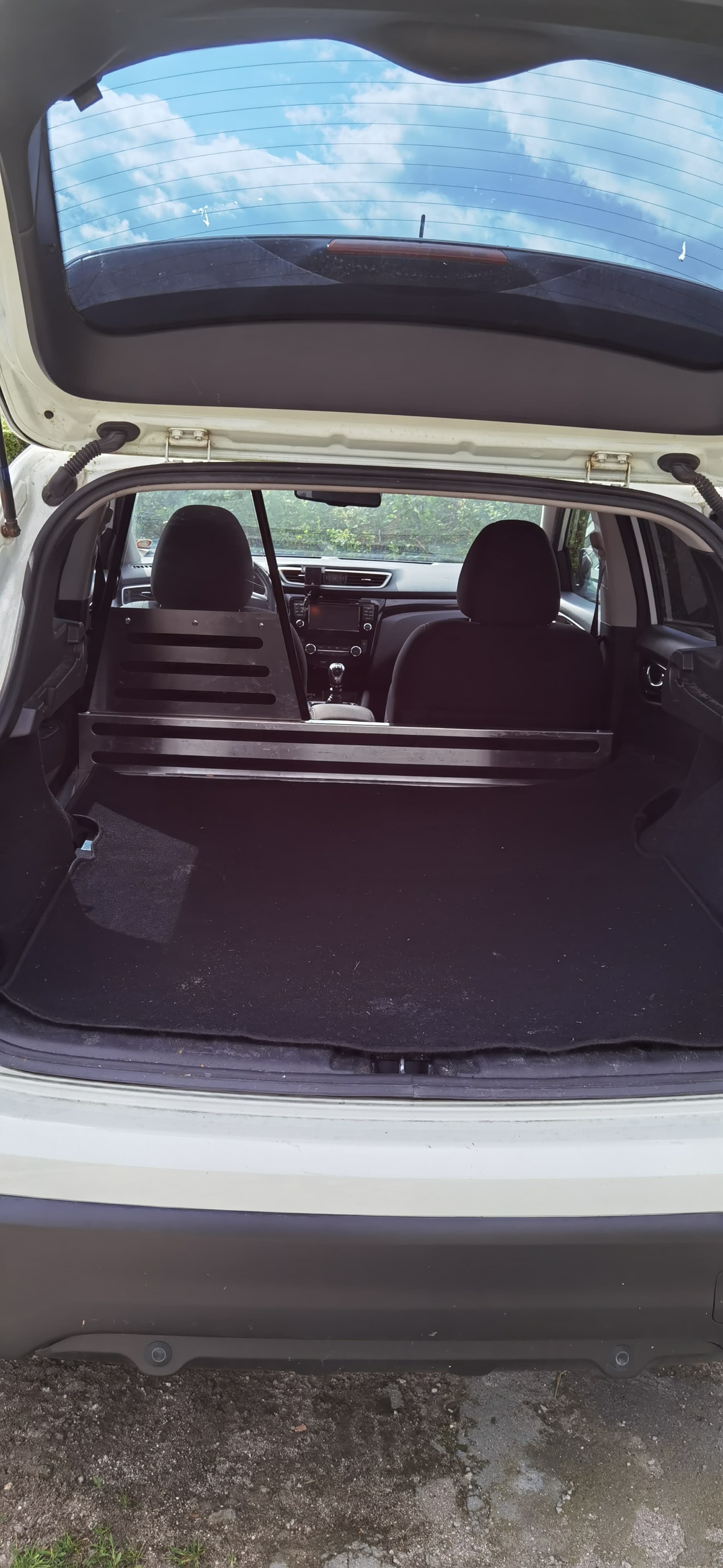 Hvid Nissan Qashqai fra 2015