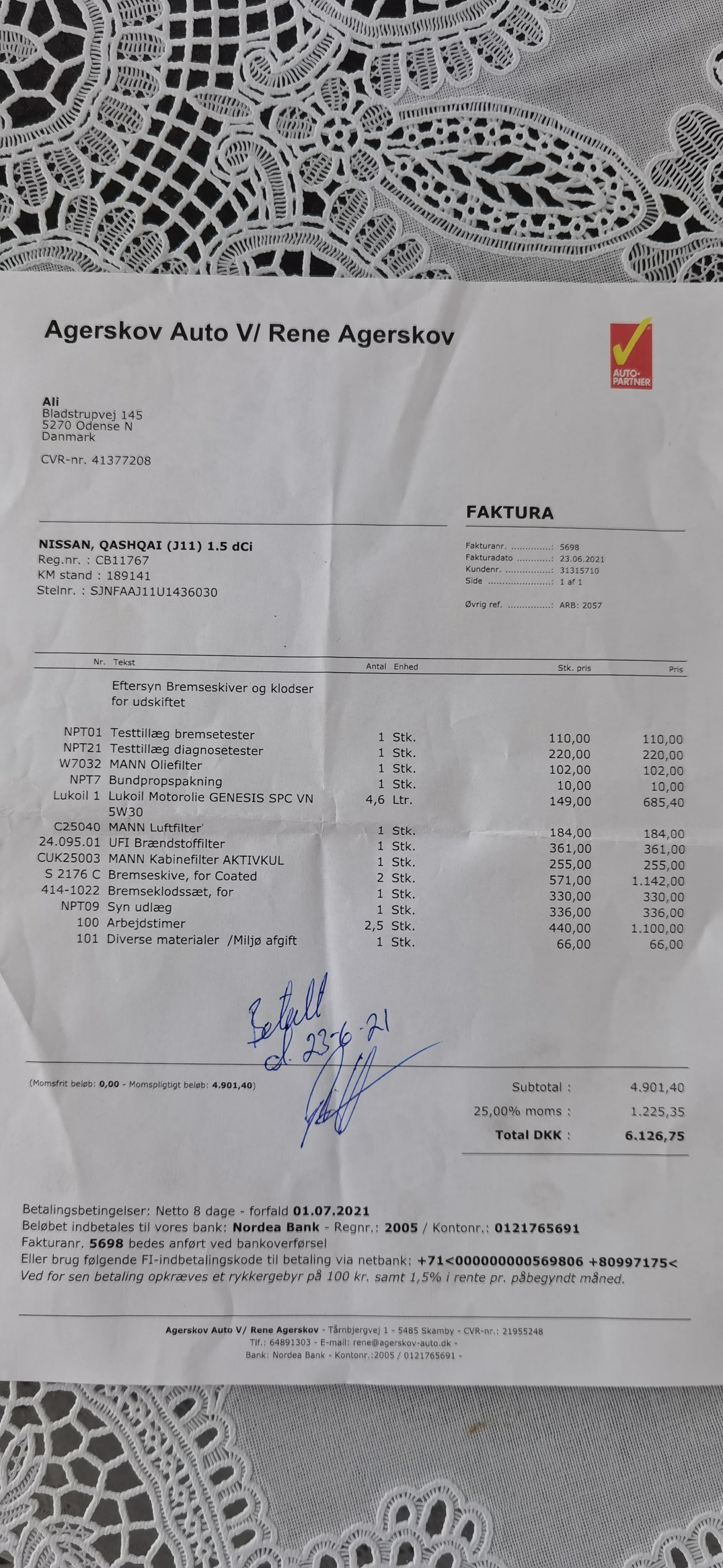 Hvid Nissan Qashqai fra 2015