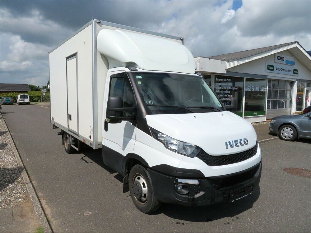 Hvid Iveco Daily fra 2016