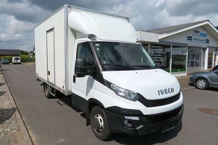 Hvid Iveco Daily fra 2016