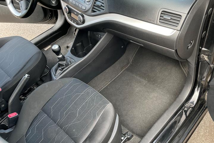 Sort Kia Picanto fra 2015