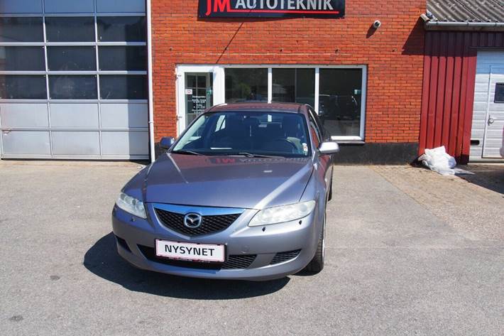 Grå Mazda 6 fra 2005