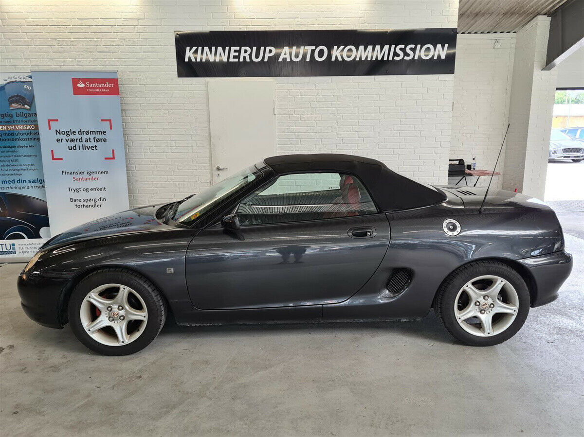 Grå MG F fra 2001