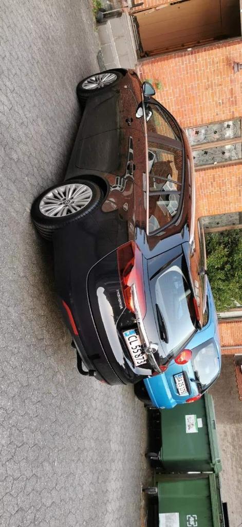 Sort Opel Insignia fra 2014