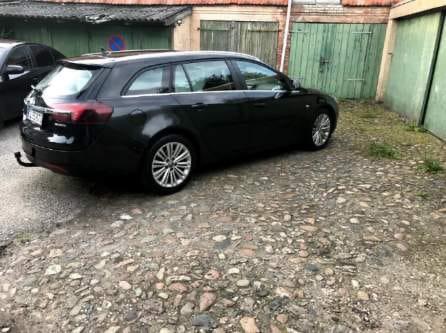 Sort Opel Insignia fra 2014