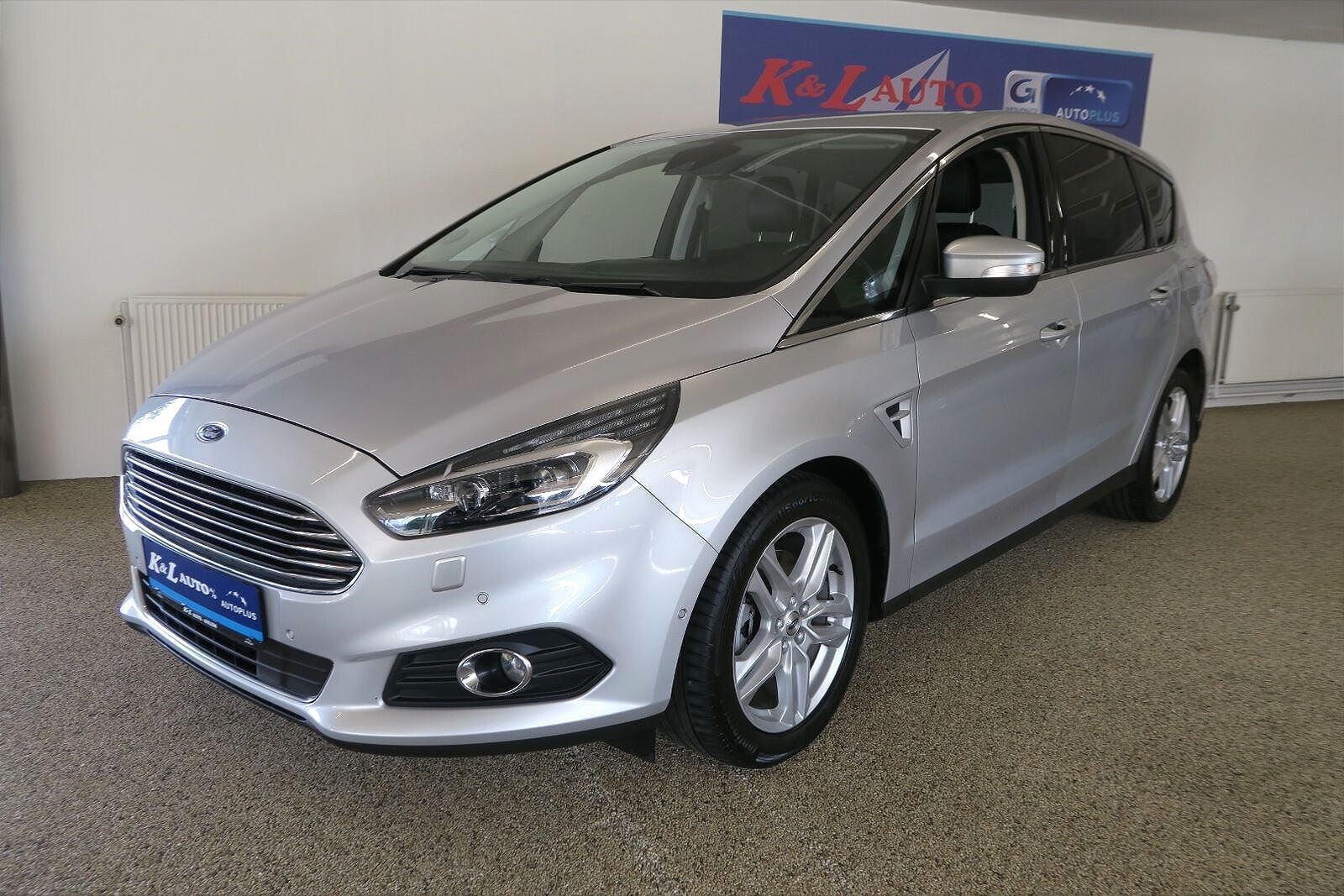 Sølv Ford S-MAX fra 2018