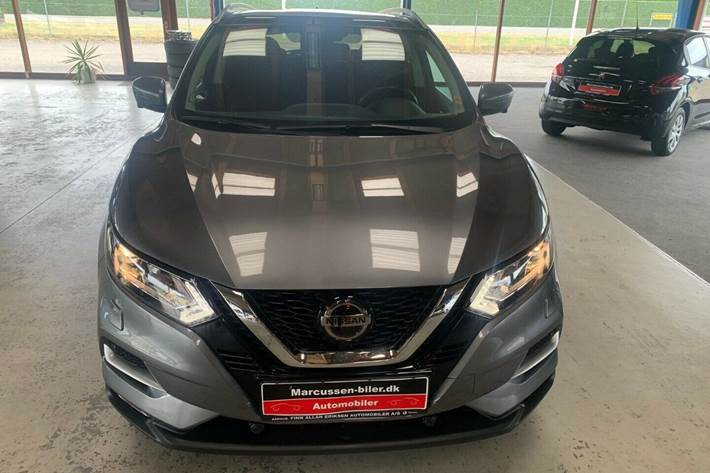 Grå Nissan Qashqai fra 2018