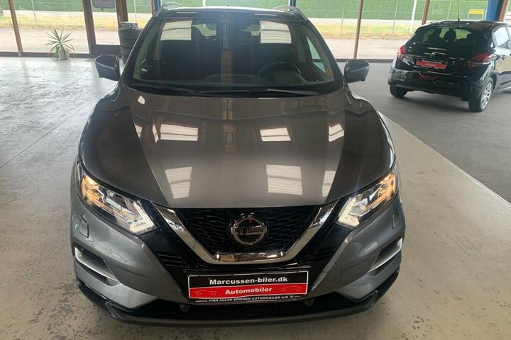 Grå Nissan Qashqai fra 2018