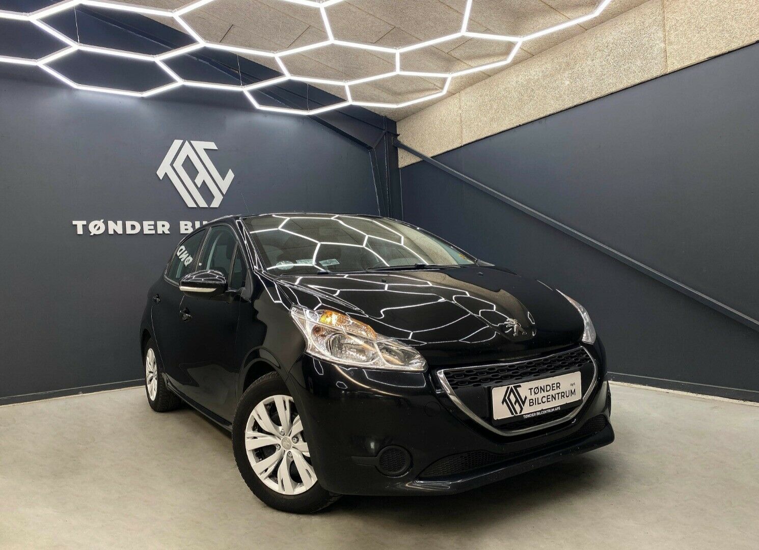 Sort Peugeot 208 fra 2015