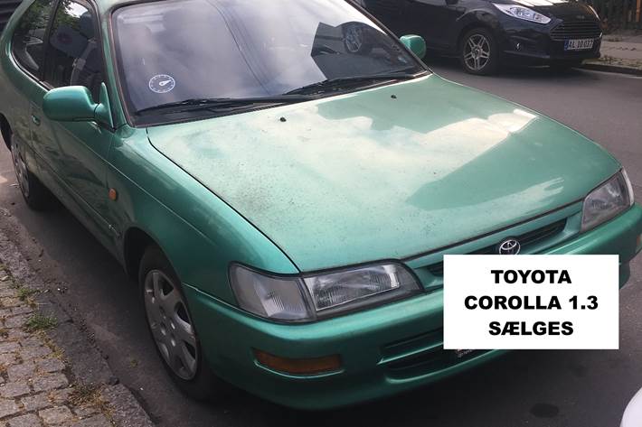 Grøn Toyota Corolla fra 1997