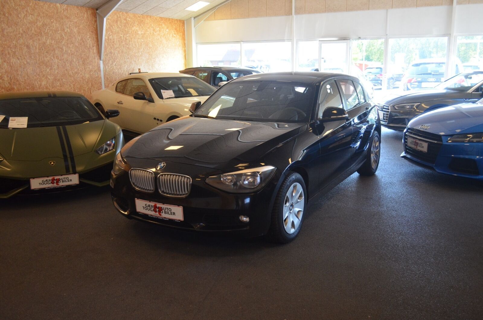 Sort BMW 120d fra 2011