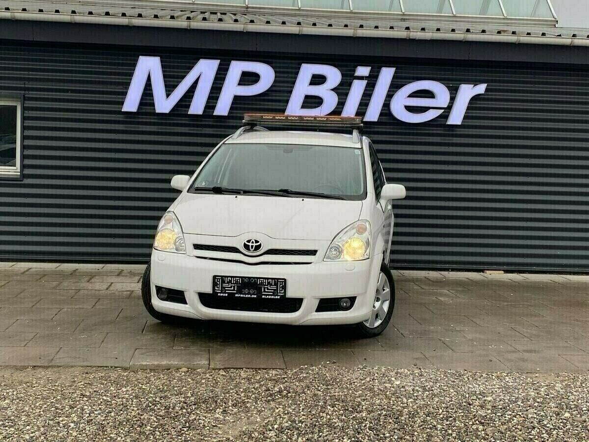 Hvid Toyota Sportsvan fra 2007