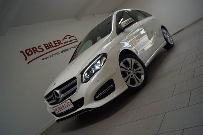 Hvid Mercedes B220 fra 2015