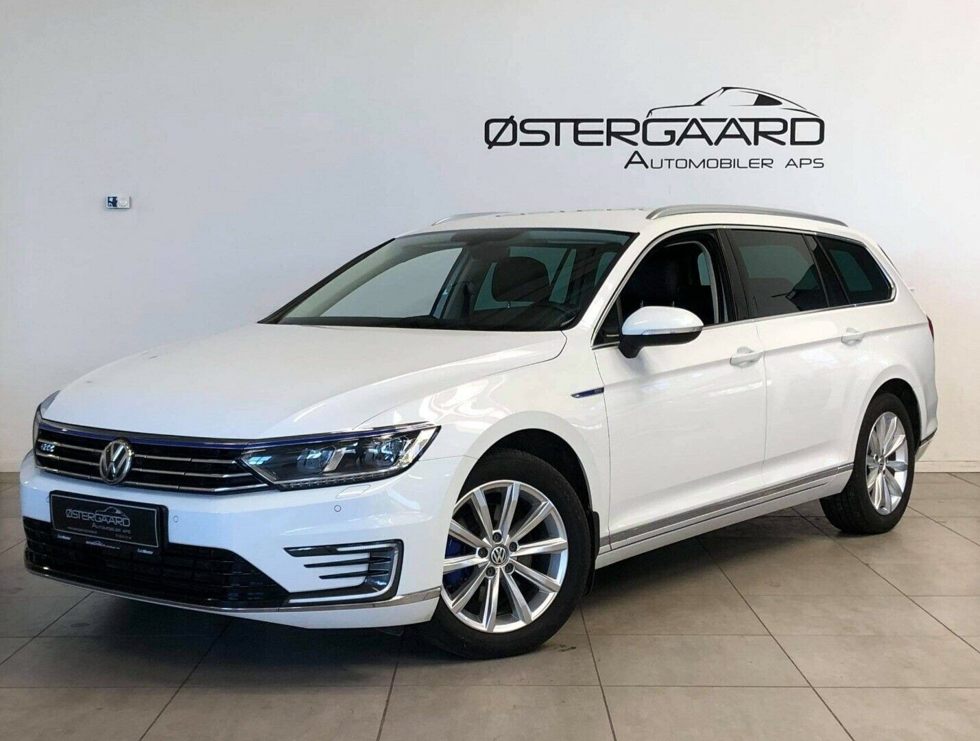 Hvid VW Passat fra 2018