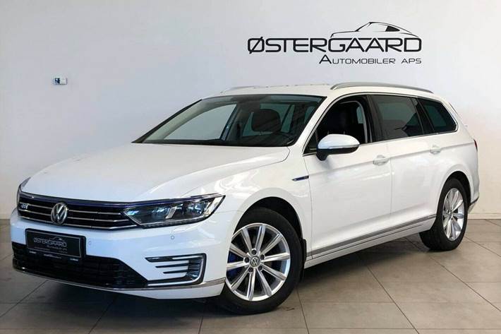 Hvid VW Passat fra 2018