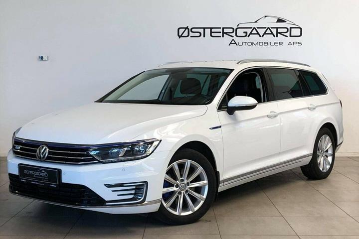 Hvid VW Passat fra 2018
