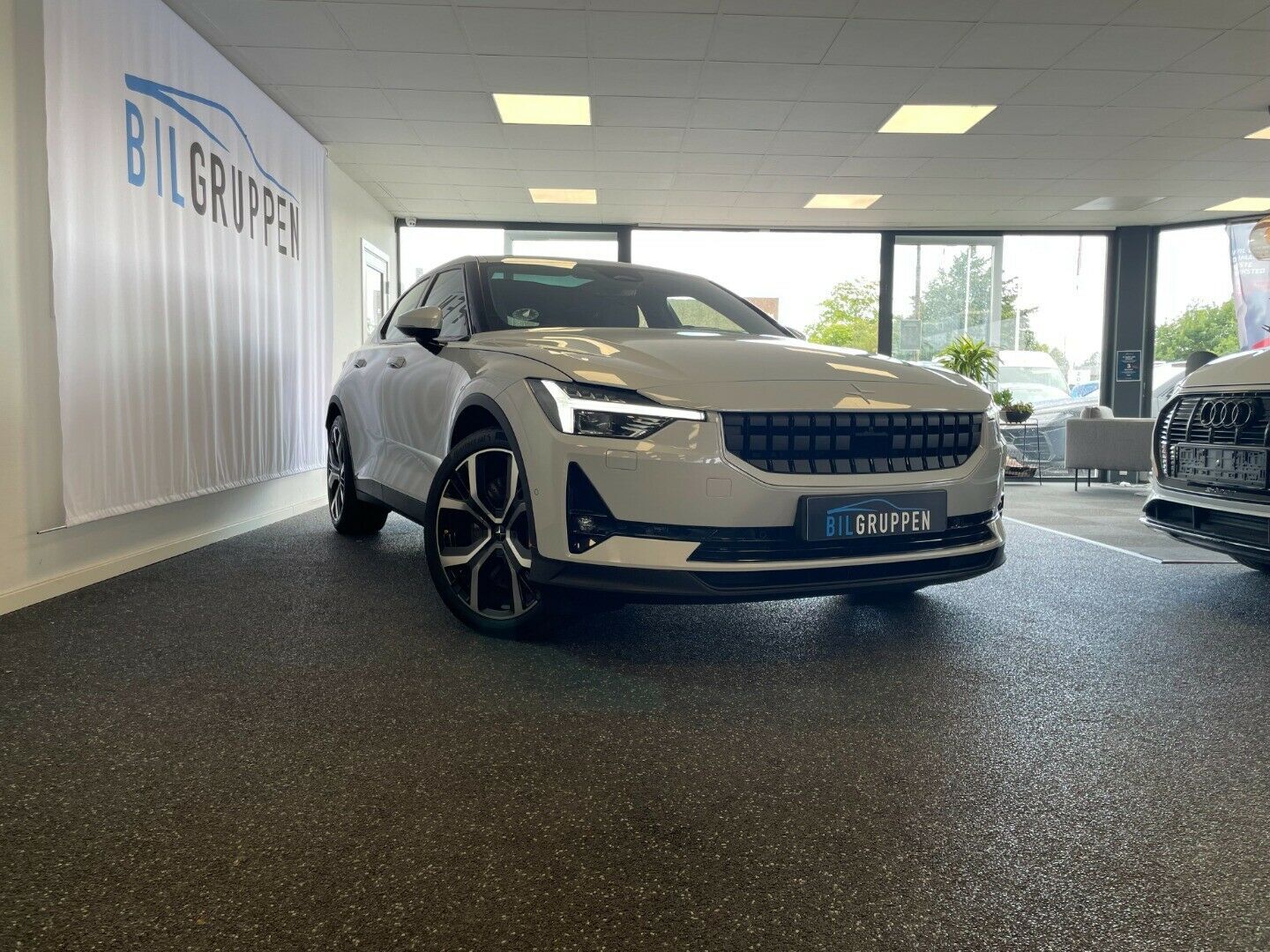 Grå Polestar 2 fra 2020