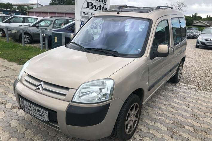 Grå Citroën Berlingo fra 2005