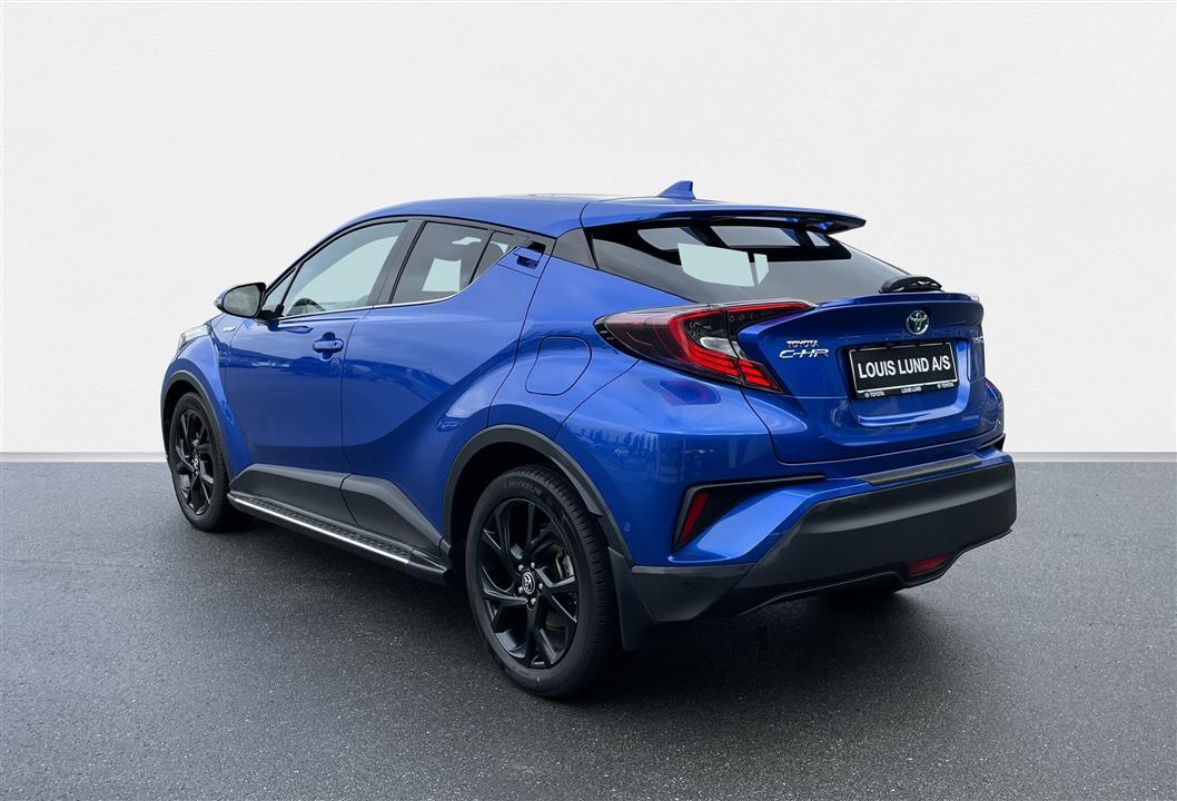 Blå Toyota C-HR fra 2019
