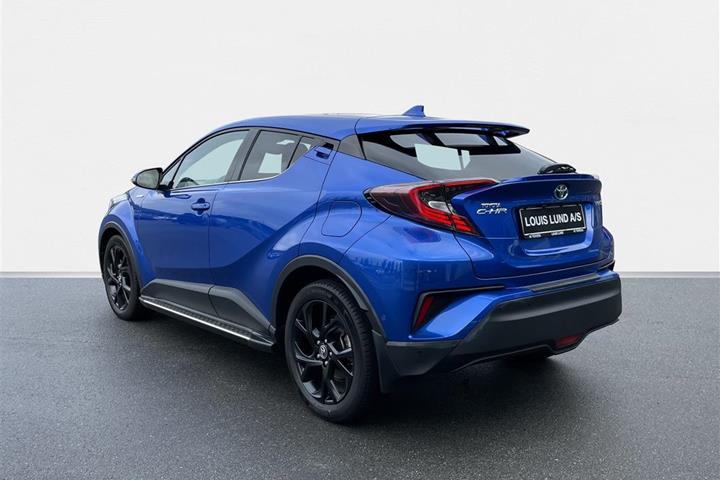 Blå Toyota C-HR fra 2019
