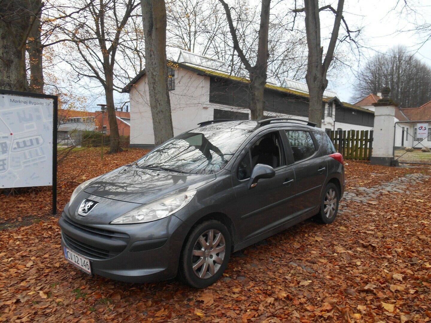 Grå Peugeot 207 fra 2008