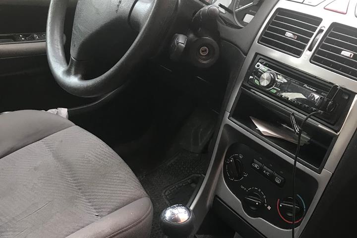 Rød Peugeot 307 fra 2004