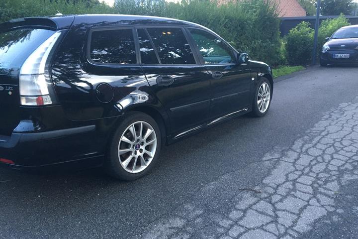 Sort Saab 9-3 fra 2006