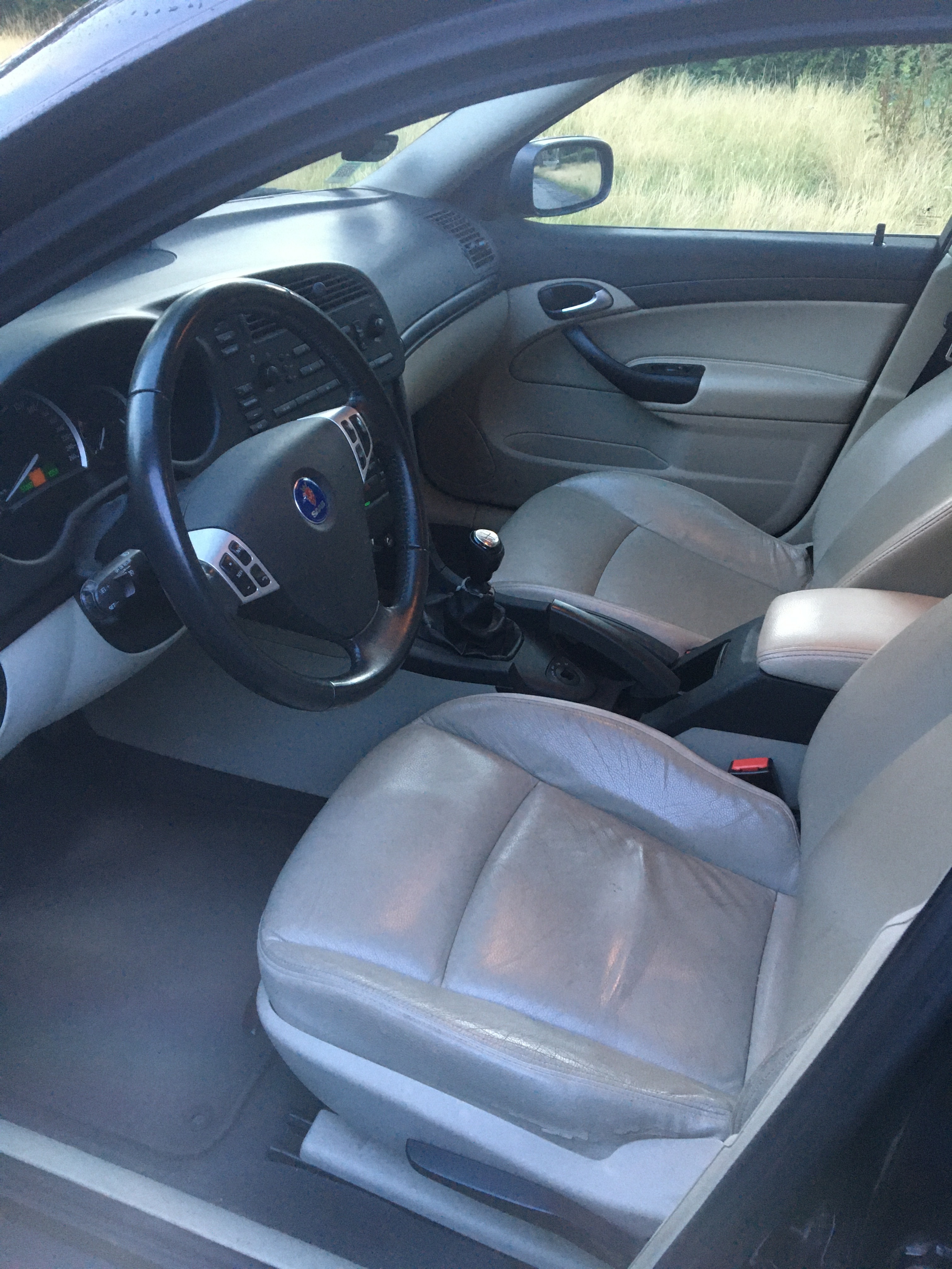 Sort Saab 9-3 fra 2006