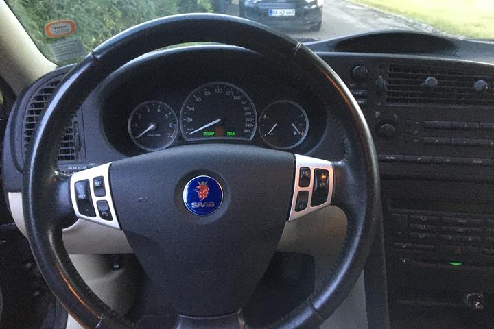 Sort Saab 9-3 fra 2006