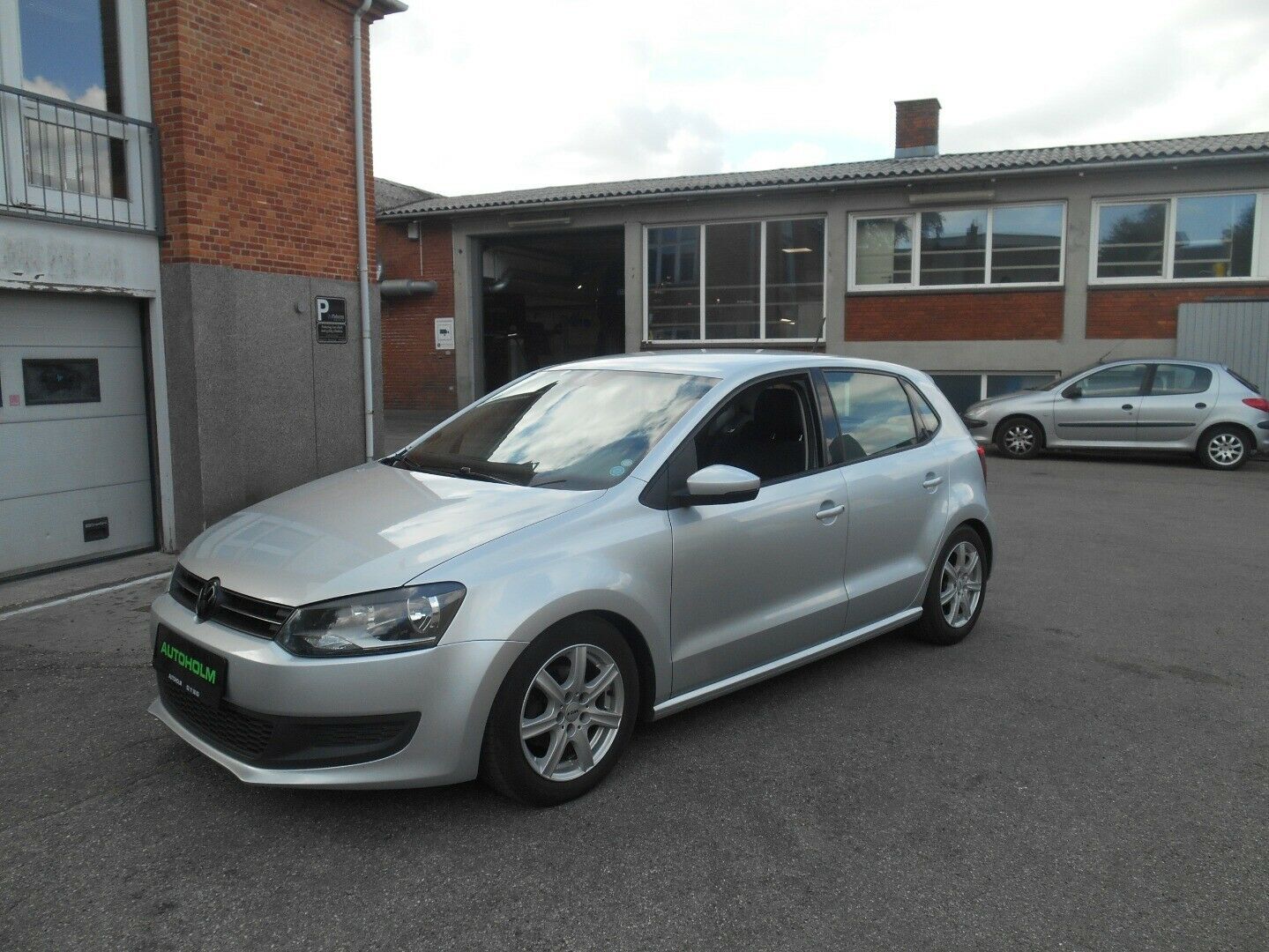 Grå VW Polo fra 2011