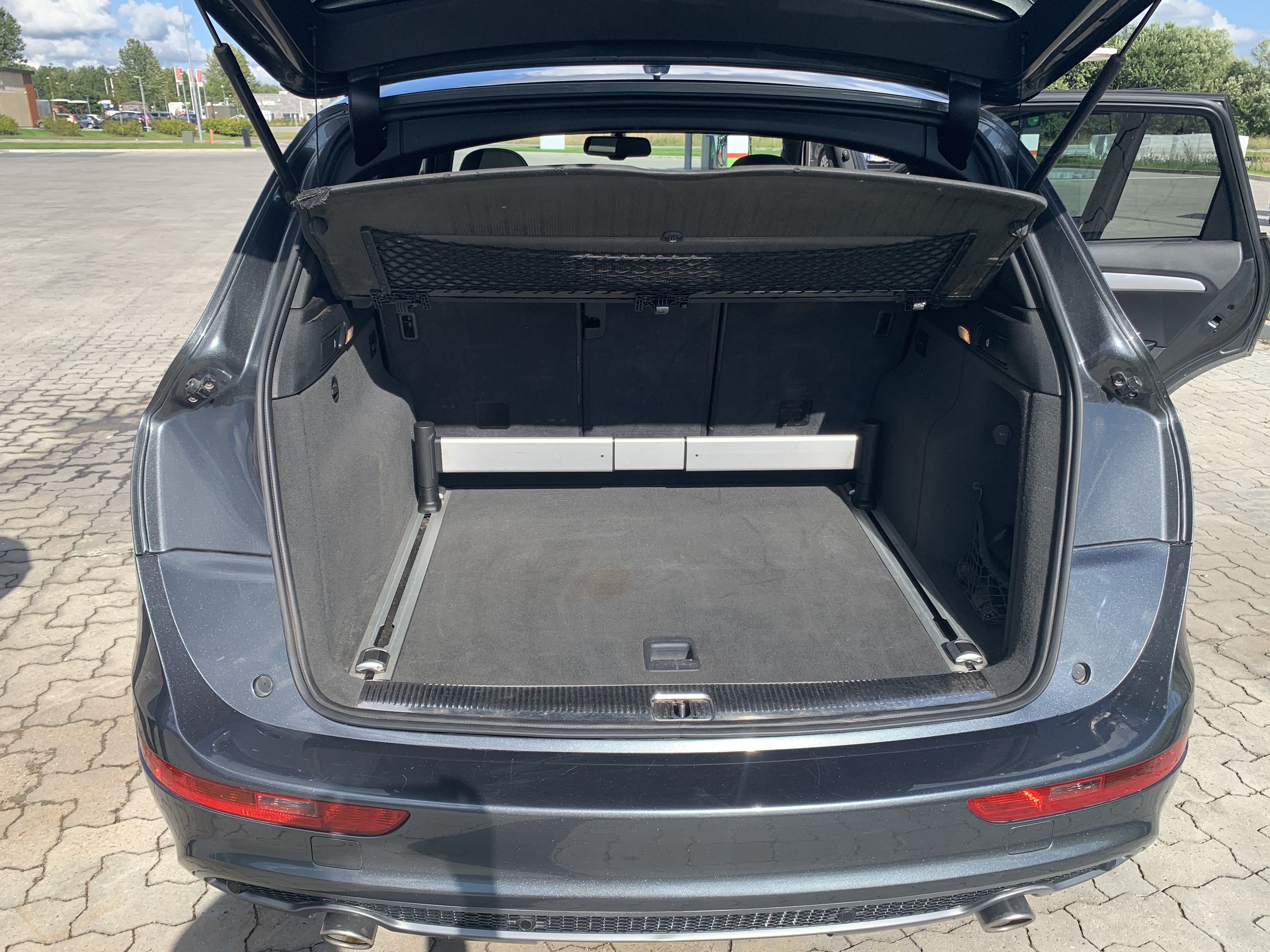 Grå Audi Q5 fra 2010