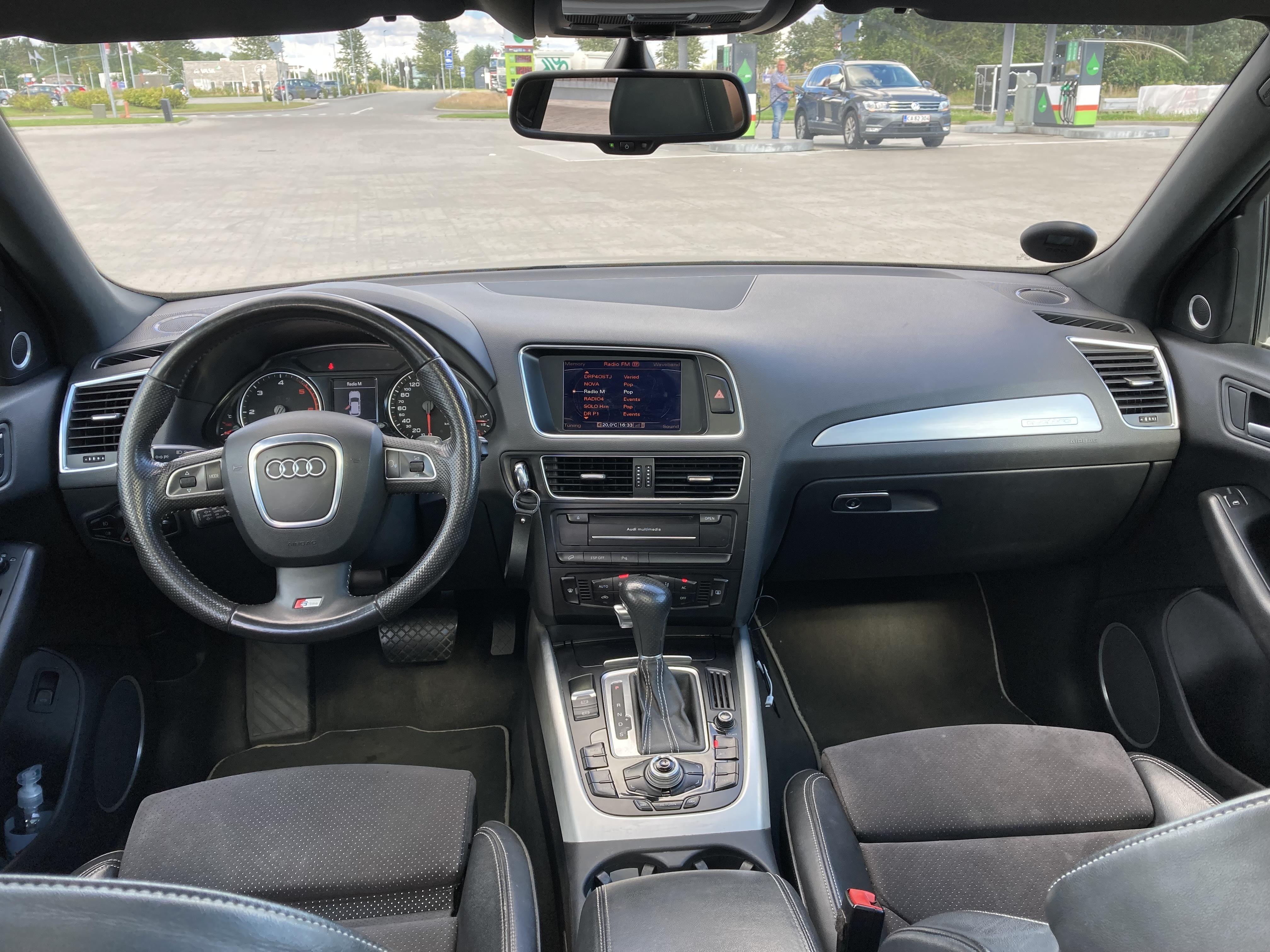 Grå Audi Q5 fra 2010