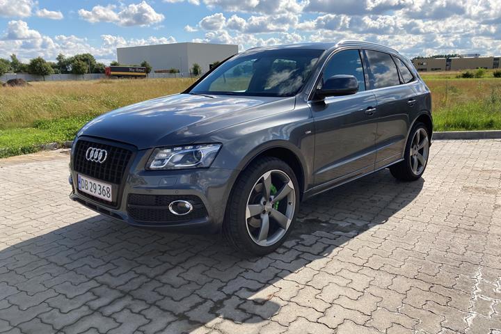 Grå Audi Q5 fra 2010