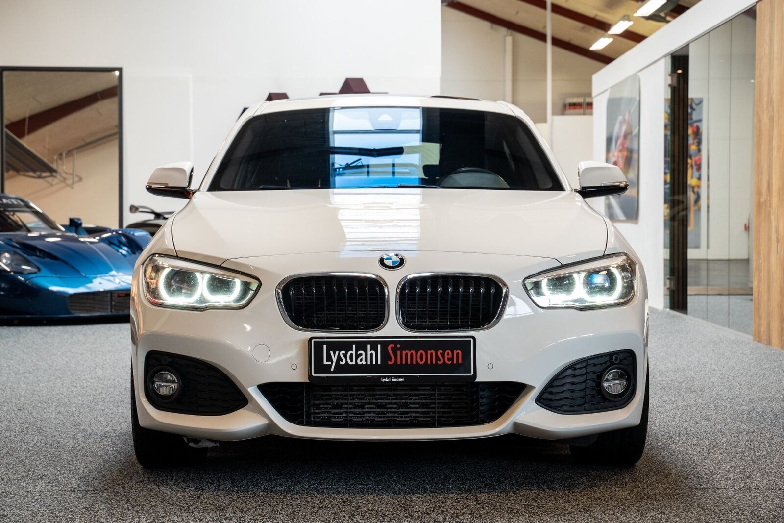 Hvid BMW 120d fra 2016