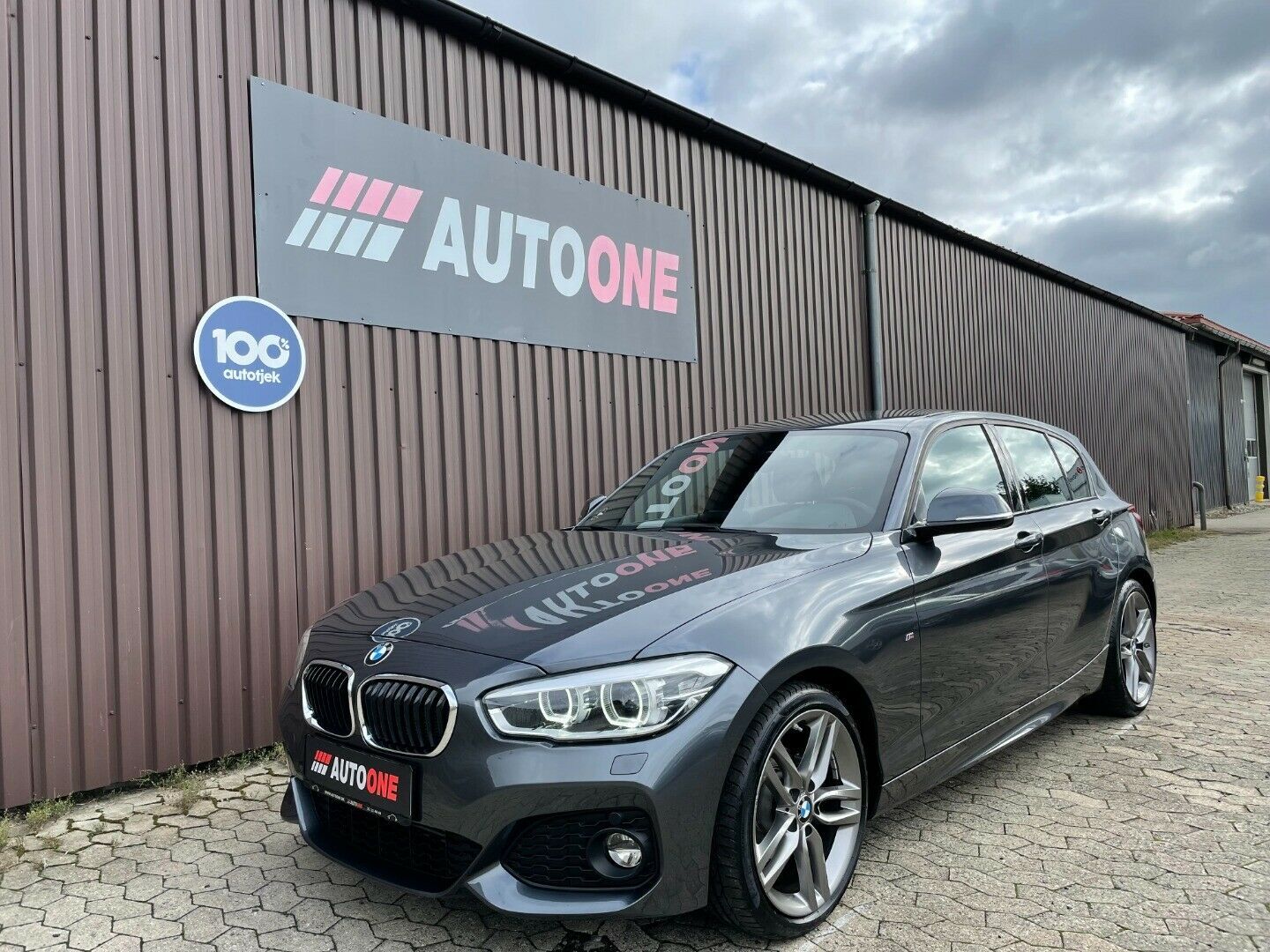 Guide til BMW 118i Sport Line Steptronic (DKG) (Årgang 09/2019 - 09/2020)