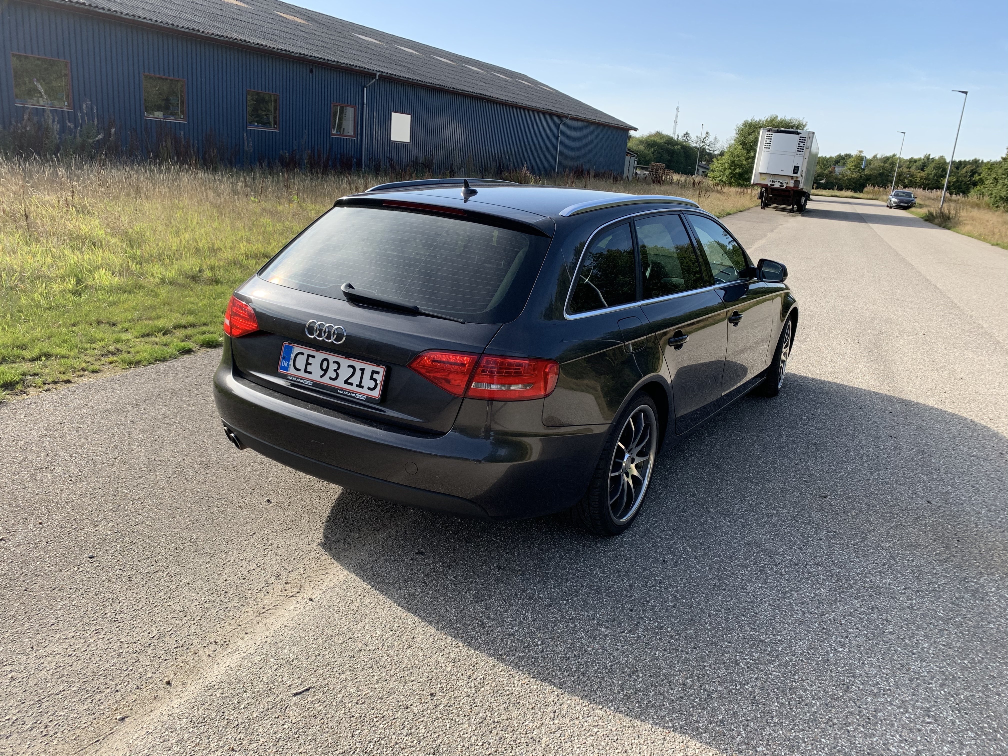 Grå Audi A4 fra 2011