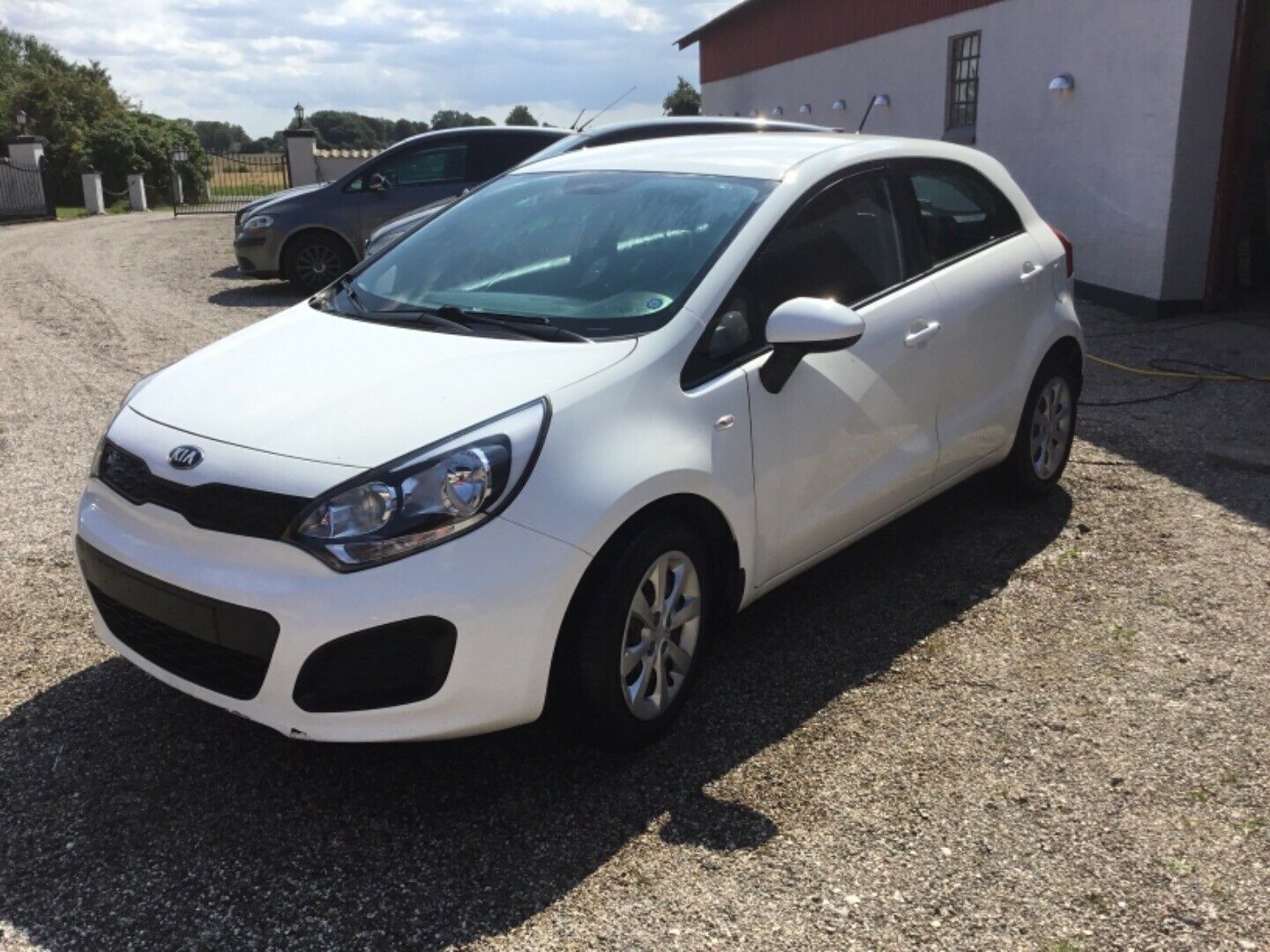 Hvid Kia Rio fra 2013