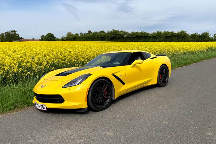 Gul Chevrolet Corvette fra 2015
