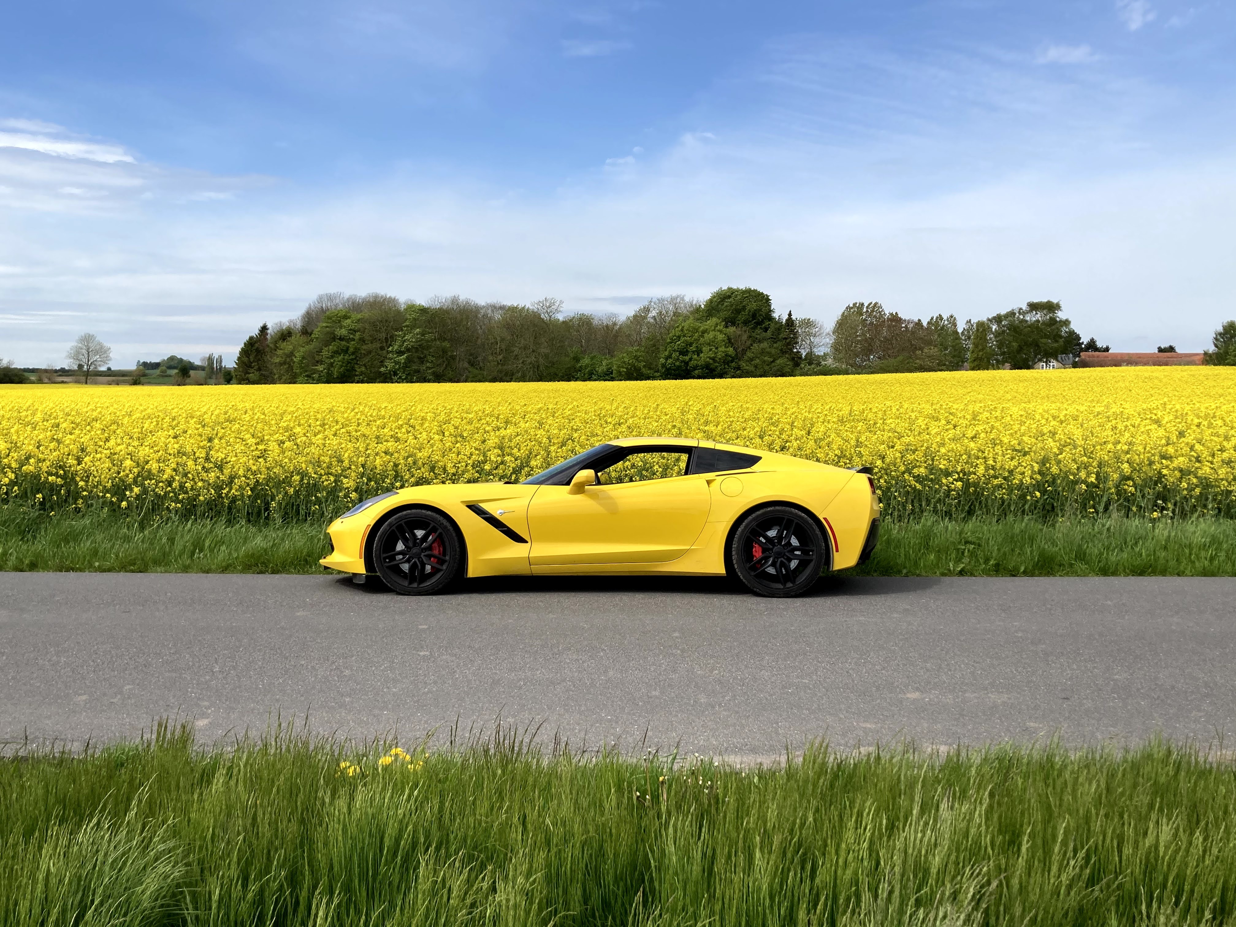 Gul Chevrolet Corvette fra 2015